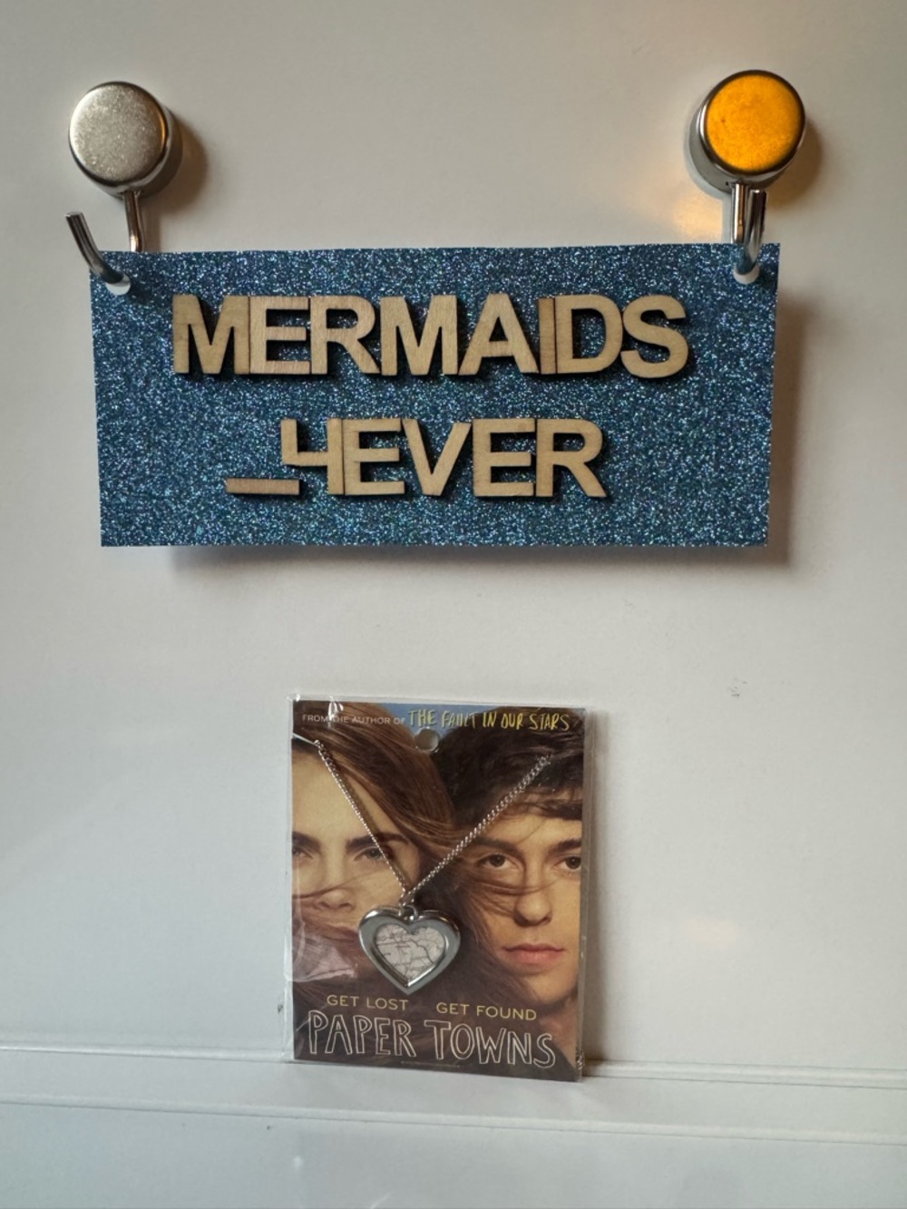 Paper Towns (2015 movie) Heart Shaped Necklace Cara Delevingne + Nat Wolff